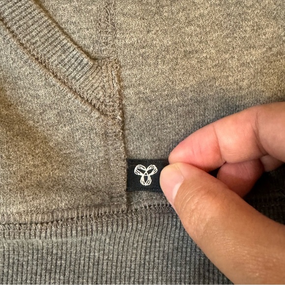 TNA Heather Gray Hoodie
#1194 - Picture 4 of 10